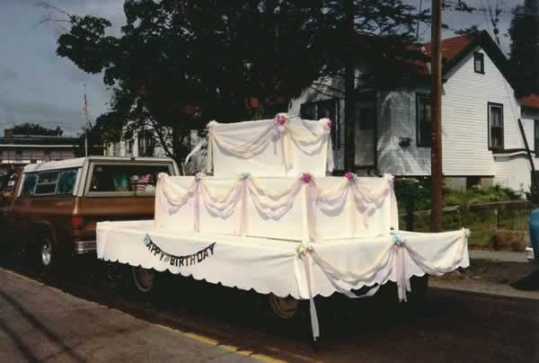 birthday cake parade float