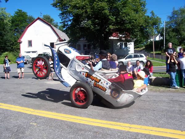 Leaping Lina stunt car