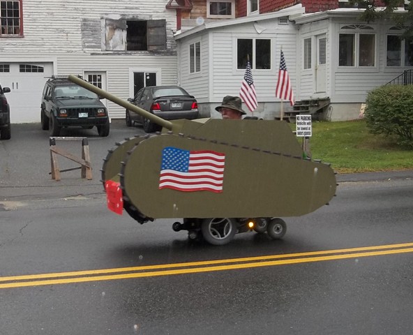 miniature army tank float