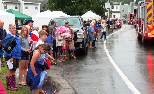 parade viewers