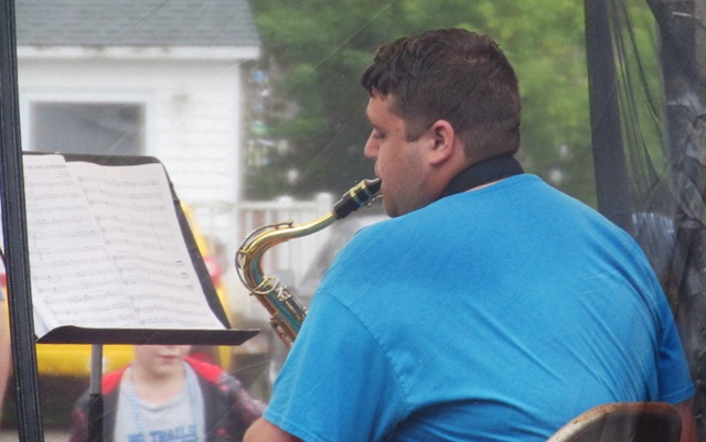 sax player