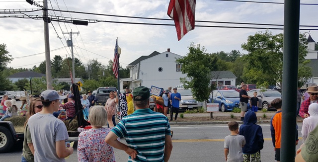 parade crowd