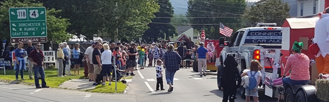 parade crowd